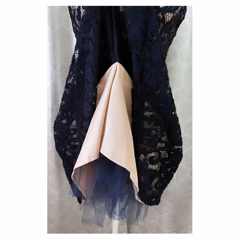 Betsy & Adam Sleeveless Lace Print Dress / Navy Blue & Nude / Tule Hem / Size 4P - Picture 6 of 9